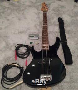 Brownsville New York Bass Guitar Left Handed Black, KIT with cables, tuner