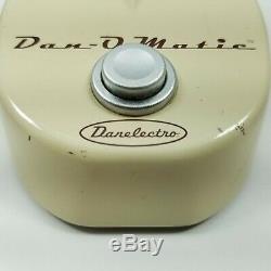 Danelectro Dan-O-Matic Guitar Tuner Bass Tuning Device Live Wire Cable Retro