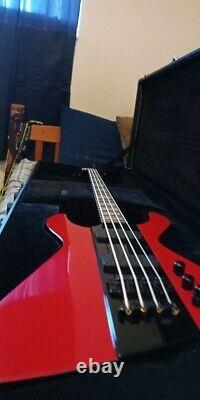 Dean demonator 4 red/black bass guitar