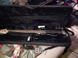 Fender Affinity Precision Electric Bass Guitar with case and snark tuner LN