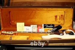 Fender MIJ 60s Jazz Bass White + OHSC Lollipop Tuners + Matched Head 25969