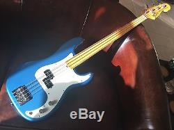 Fender P bass fretless, custom shop body, vintage 70s maple neck & tuners, case