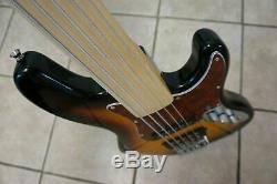 Fretless Bass Guitar, 5 string, Solid maple wood body, sealed tuners