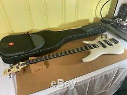 Ibanez SR300F Fretless Bass Pearl White with Gig Bag, Strap, and Korg Tuner