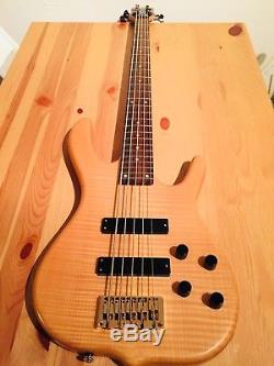 Ken Smith design Deluxe 5 String Bass with Gotoh Tuners