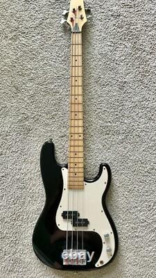 Kona Bass Guitar 4 Strings Electric With Case