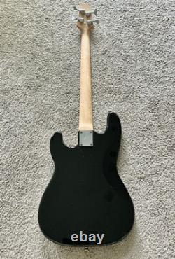 Kona Bass Guitar 4 Strings Electric With Case