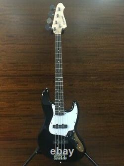 Skwill 3/4 Size 4-String Electric Bass Guitar, Black+Padded Gig Bag. YF-JBMINI/BK