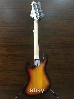 Skwill 3/4 Size 4-String Electric Bass Guitar, Sunburst +Padded Bag. YF-JBMINI/SB