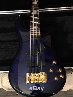 Spector 4 String Bass EURO4LX EMG Pickups, Schaller Tuners and Hard Shell Case
