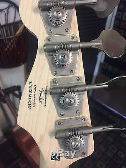 Squier Vintage Modified Jaguar Bass SS w Seymour Duncan PU and upgraded tuners