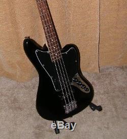 Squier Vintage Modified Jaguar Electric Bass Guitar- Black NEW -1 Broken Tuner