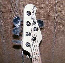 Sterling by Music Man StingRay Ray5 5-String Electric Bass 1 Broken Tuner