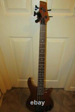 Vintage V940 Bubinga Bass Guitar superb condition + new strings